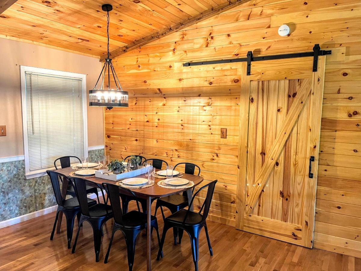 Ole Smoky Bnb - Game Room, Hot Tub, Mtn Views! 비둘기 포지 외부 사진