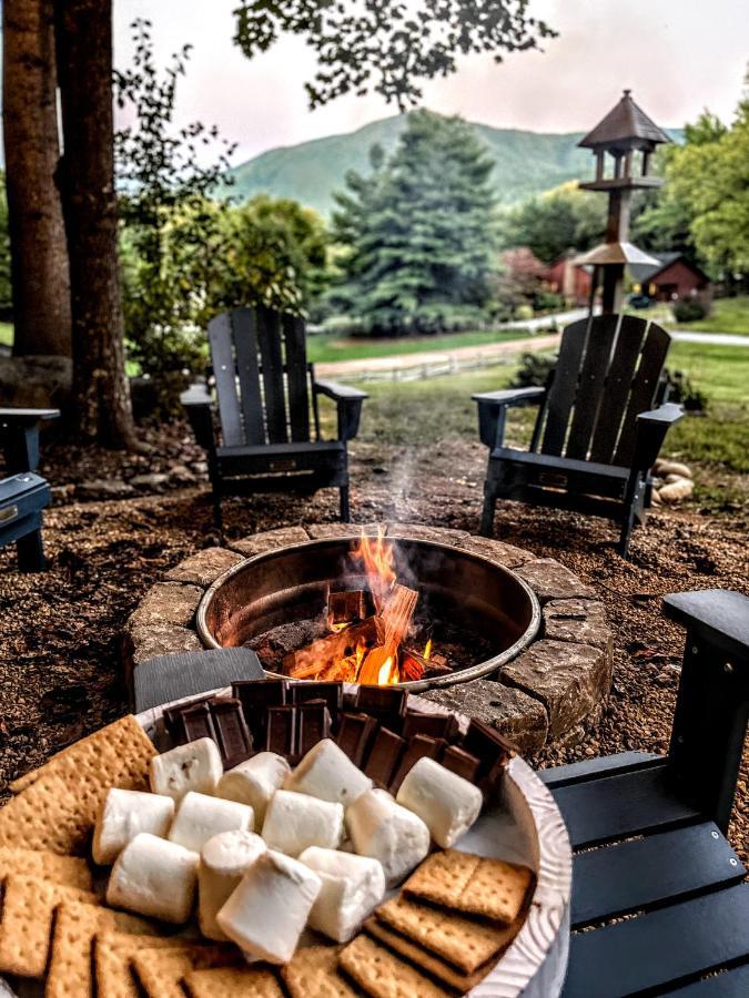 Ole Smoky Bnb - Game Room, Hot Tub, Mtn Views! 비둘기 포지 외부 사진