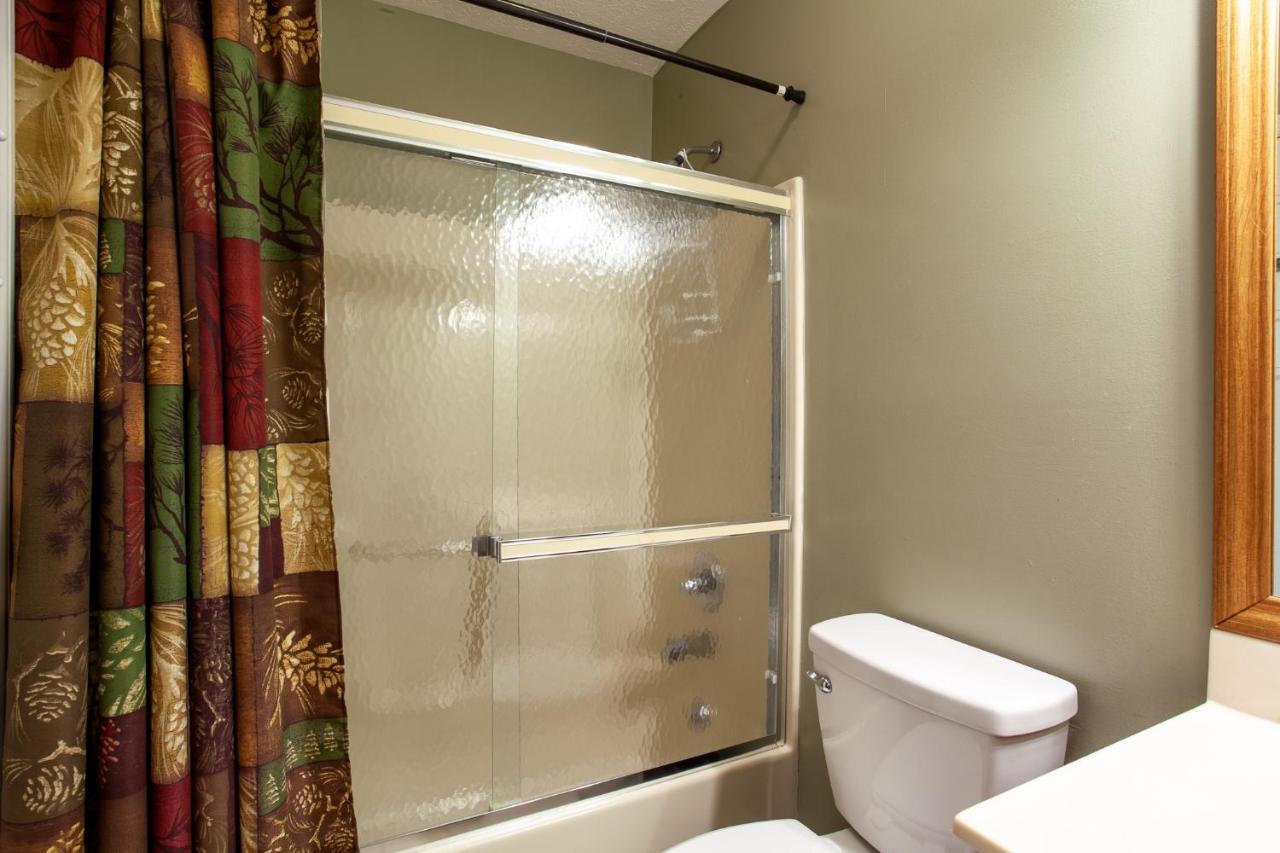 Ole Smoky Bnb - Game Room, Hot Tub, Mtn Views! 비둘기 포지 외부 사진