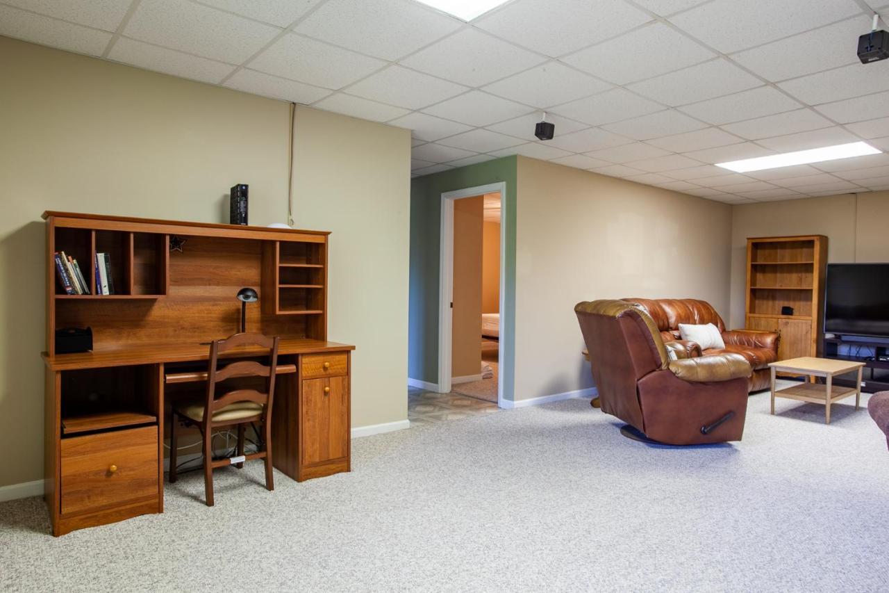 Ole Smoky Bnb - Game Room, Hot Tub, Mtn Views! 비둘기 포지 외부 사진