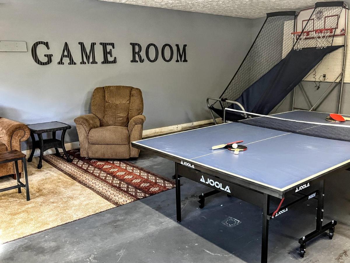 Ole Smoky Bnb - Game Room, Hot Tub, Mtn Views! 비둘기 포지 외부 사진