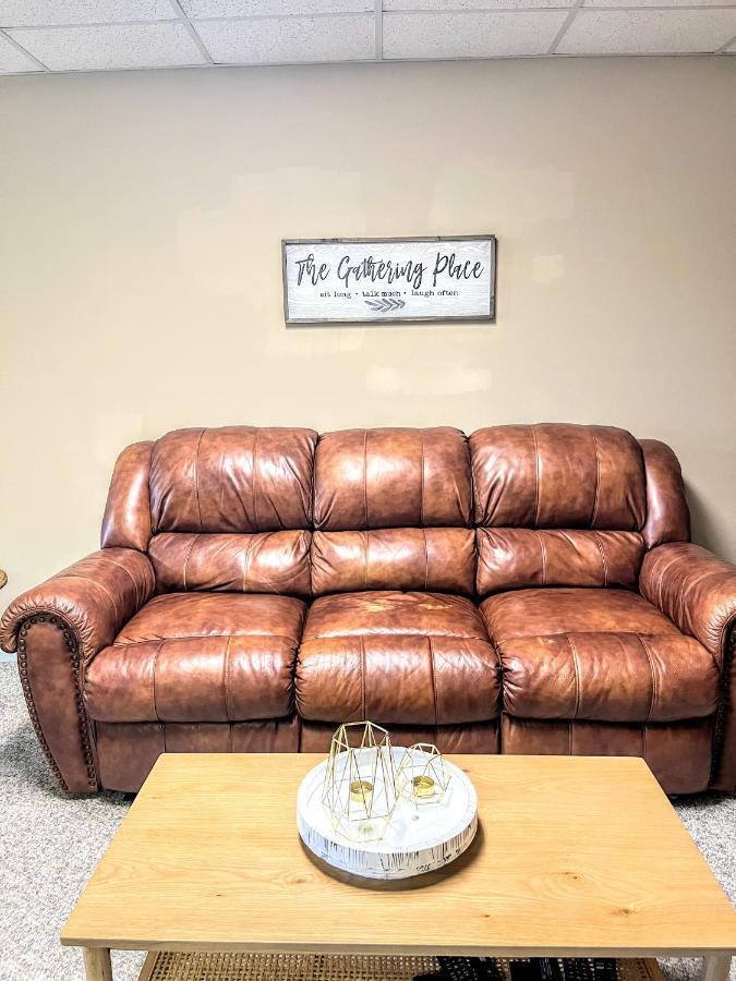 Ole Smoky Bnb - Game Room, Hot Tub, Mtn Views! 비둘기 포지 외부 사진