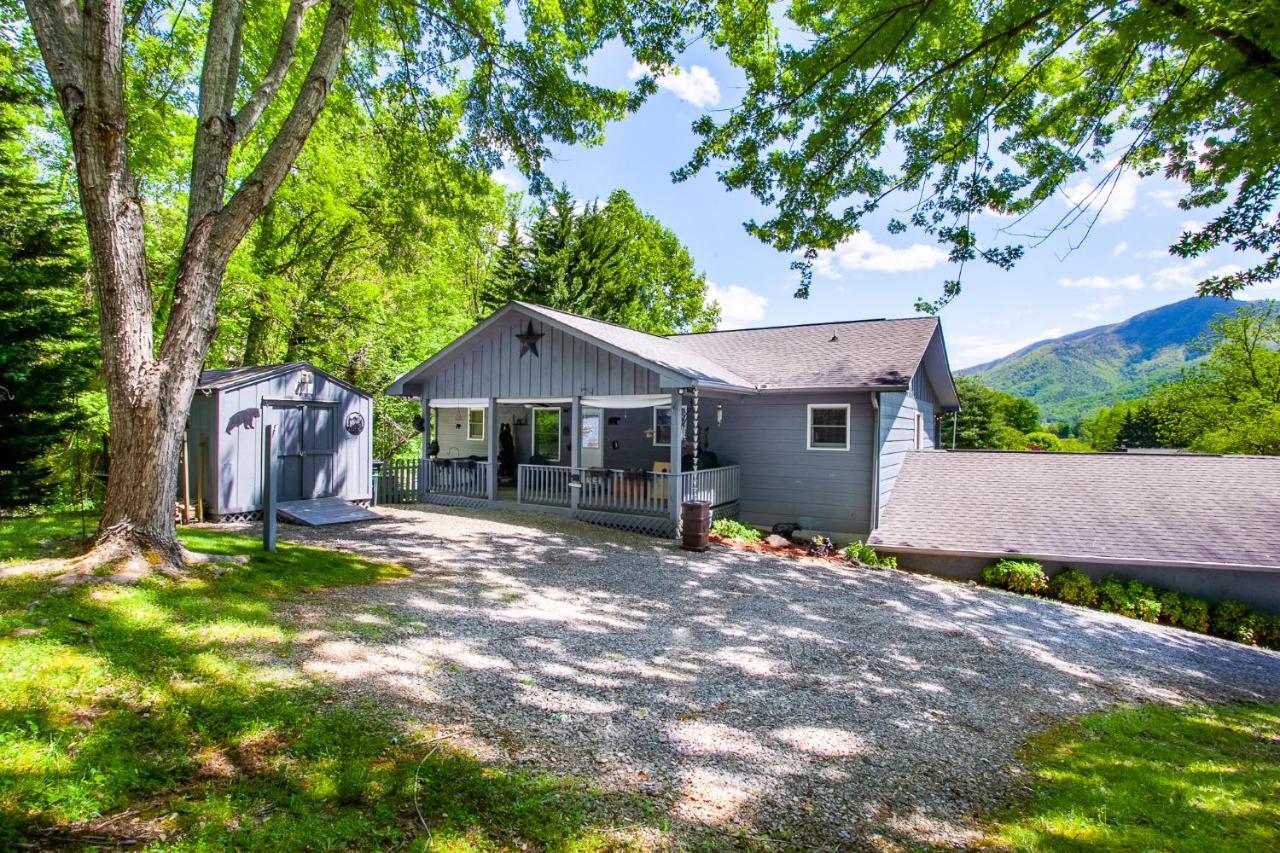 Ole Smoky Bnb - Game Room, Hot Tub, Mtn Views! 비둘기 포지 외부 사진