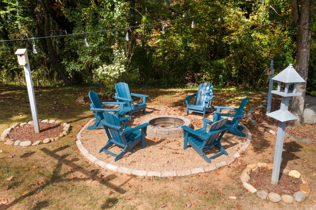 Ole Smoky Bnb - Game Room, Hot Tub, Mtn Views! 비둘기 포지 외부 사진